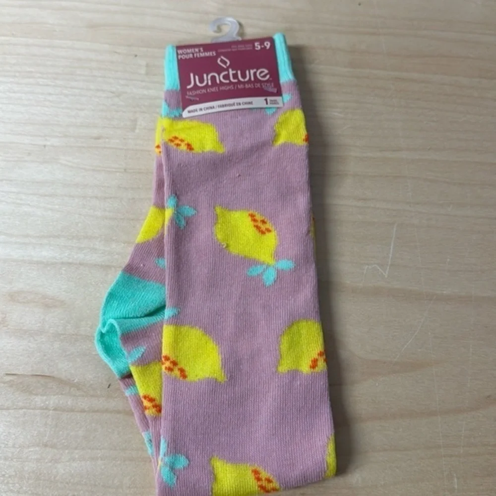 NWT‎ Lemon 🍋 print knee high socks size 5-9